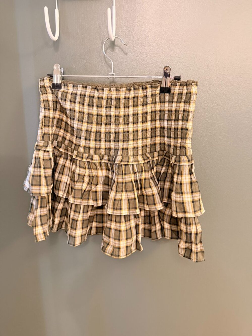 American Eagle Olive Plaid Smocked Tiered Mini Skirt Size M